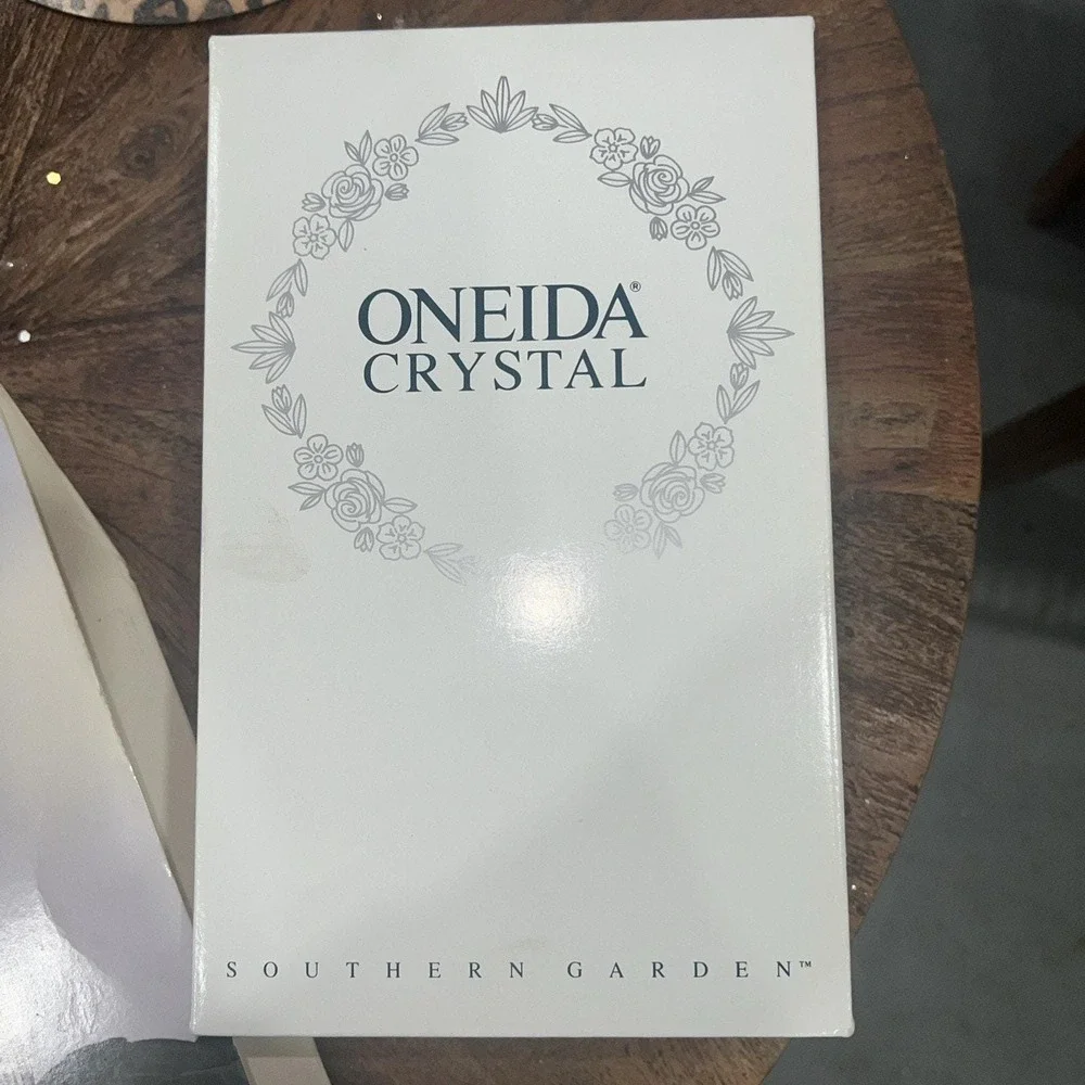 Oneida Crystal Southern Garden Toasting Flutes Pair‎ Frosted Rose Barware Bridal